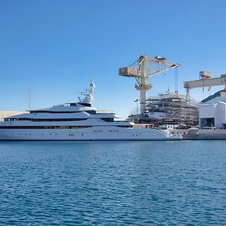 Classe, Entierement Neuf Pres Du Port Lejlighed