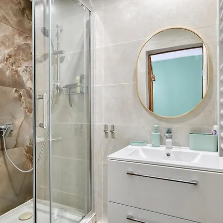 Apartment Classe, Entierement Neuf Pres Du Port